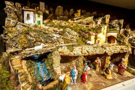 Anni Fa Il Primo Presepe Della Storia Seguiamo Lesempio Di San